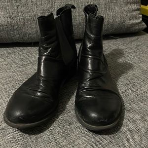 Miz Mooz leather ankle boot with elastic. Soft leather